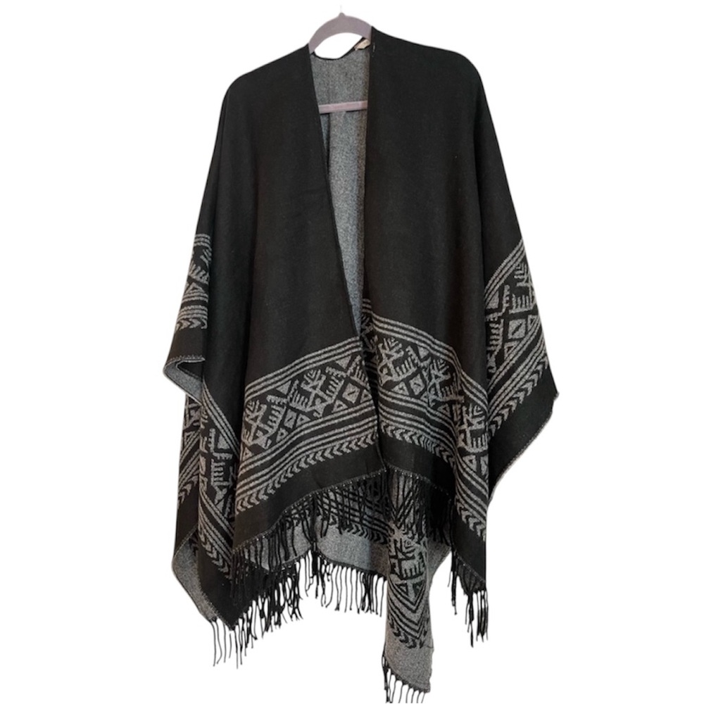 Soft Surroundings Poncho Blanket Black Tribal Fringe Hem Open Front